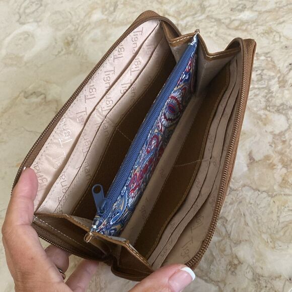 Tignanello Pebbled Leather Zip Around Accordion Wallet Clutch ID CARD Coin Zip - Picture 10 of 14